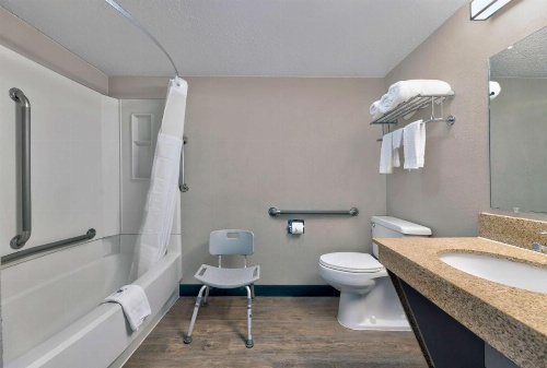 Motel 6-Oak Creek, WI image 12