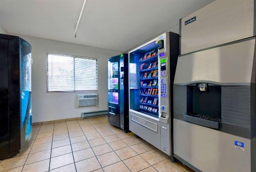 Motel 6-Oak Creek, WI image 7