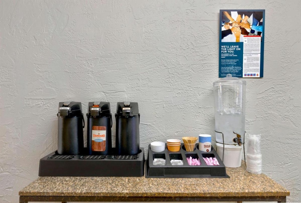 Motel 6-Oak Creek, WI